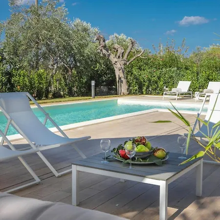 Cavuzzi Villa *